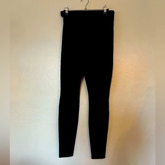 Assets by Spanx Dressy Leggings Large Black Faux Leather Down Sides Travel Work - Picture 2 of 7